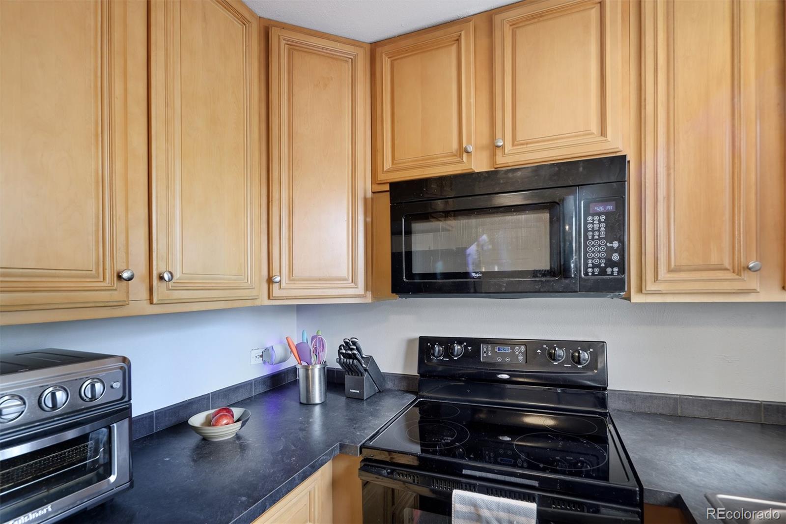MLS Image #9 for 2700 s holly street,denver, Colorado