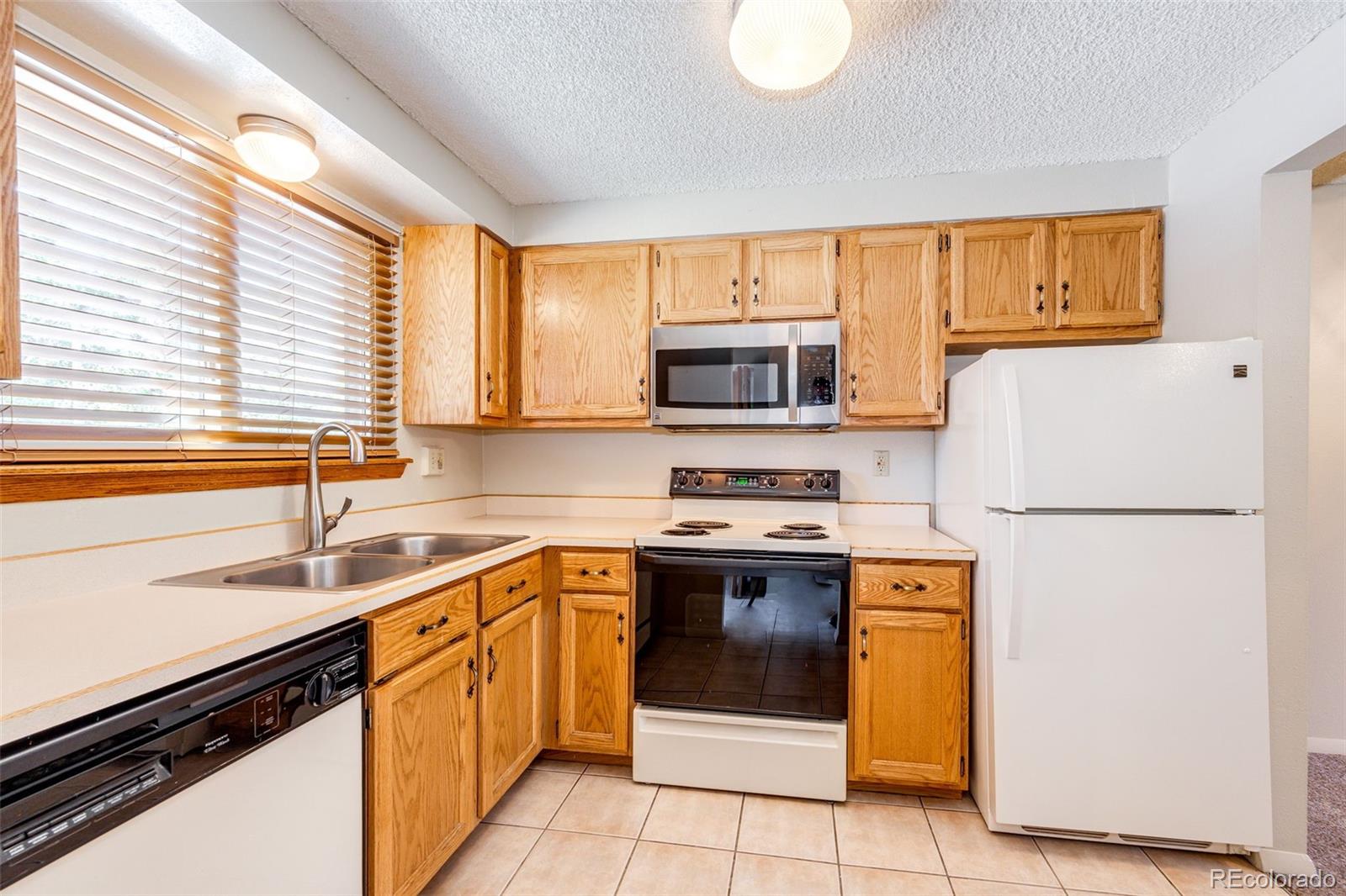 MLS Image #4 for 469 e highline circle,littleton, Colorado