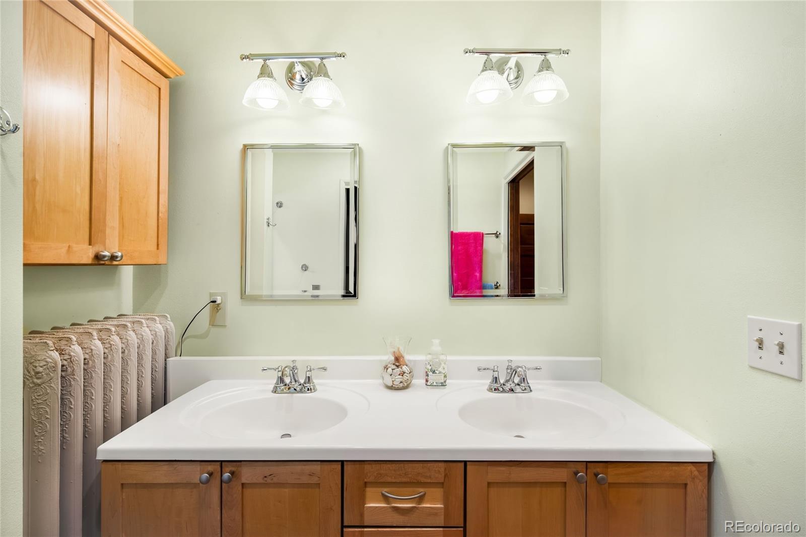 MLS Image #16 for 961 s corona street,denver, Colorado
