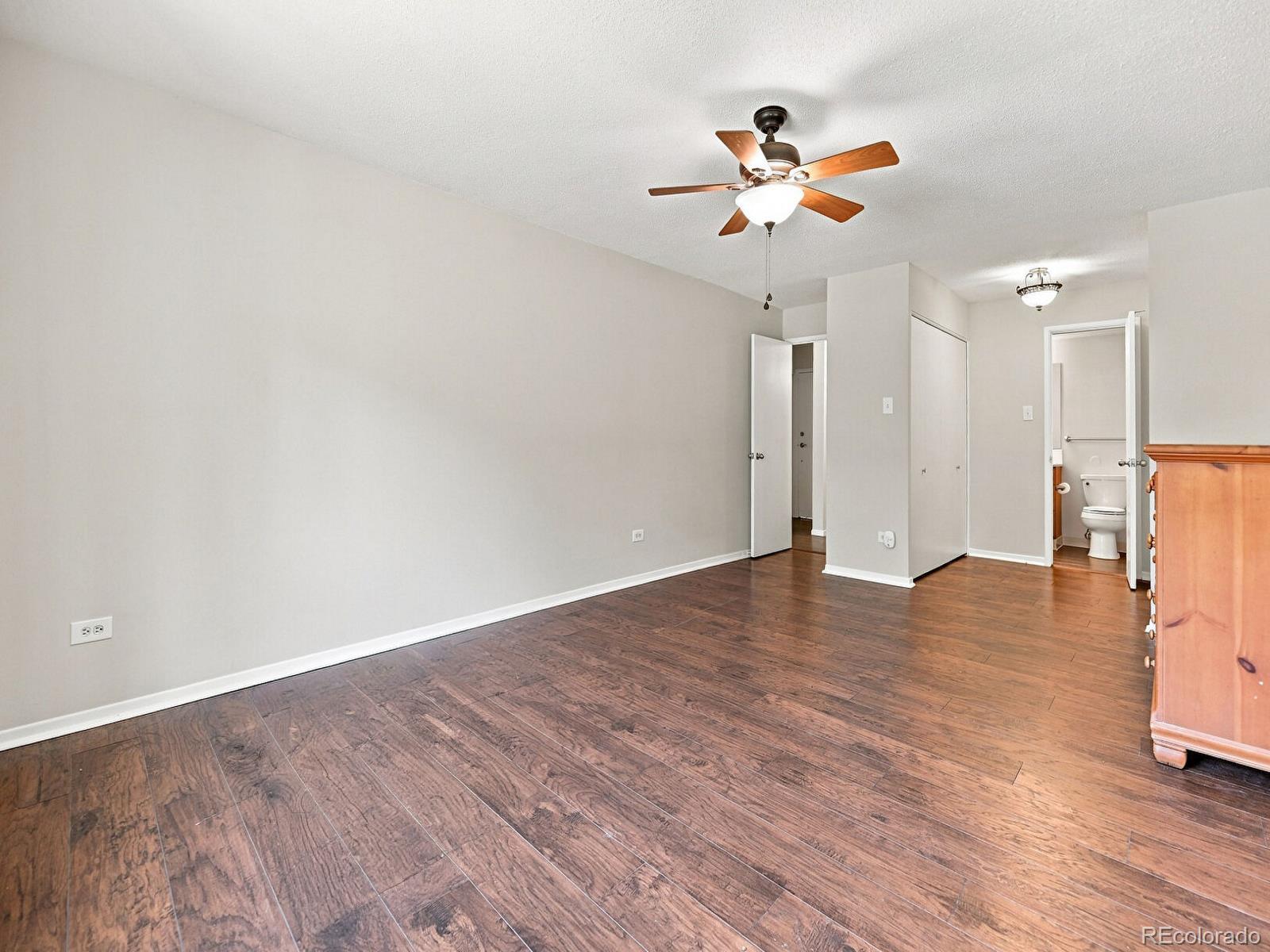 MLS Image #11 for 695 s alton way,denver, Colorado