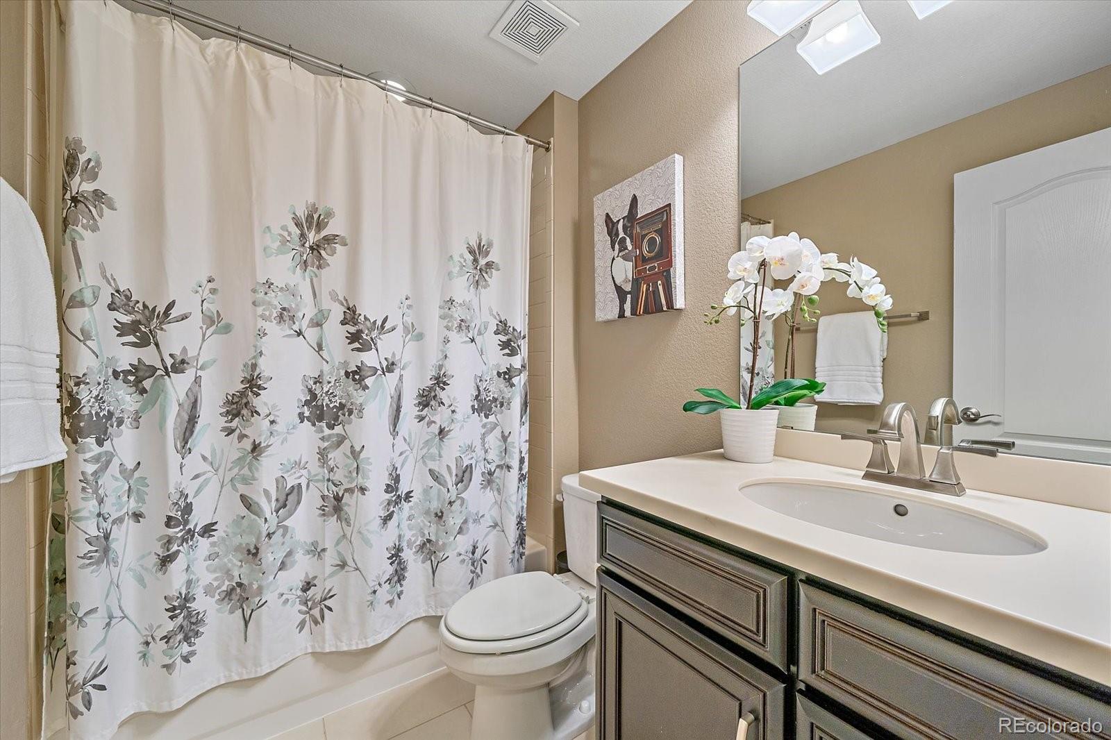 MLS Image #29 for 4545 s monaco street,denver, Colorado