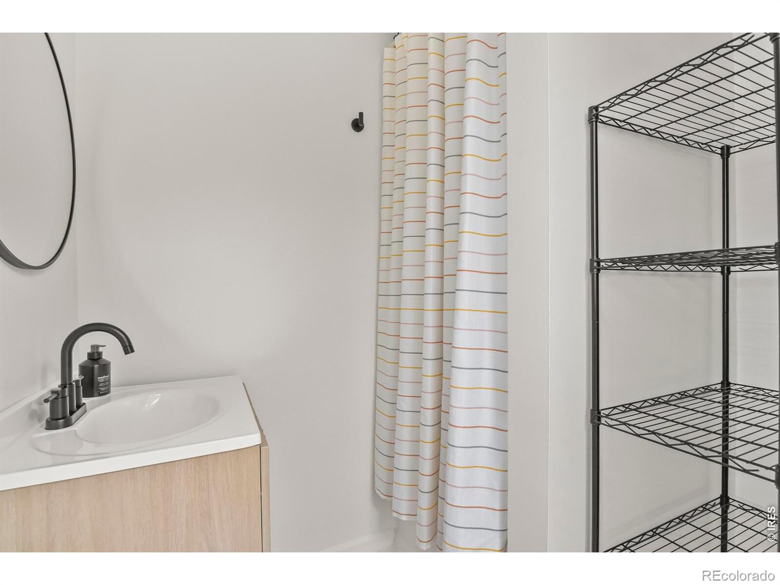 MLS Image #18 for 1540 n niagara street,denver, Colorado