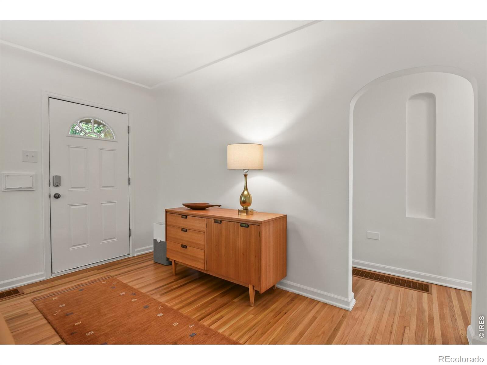MLS Image #8 for 1540 n niagara street,denver, Colorado