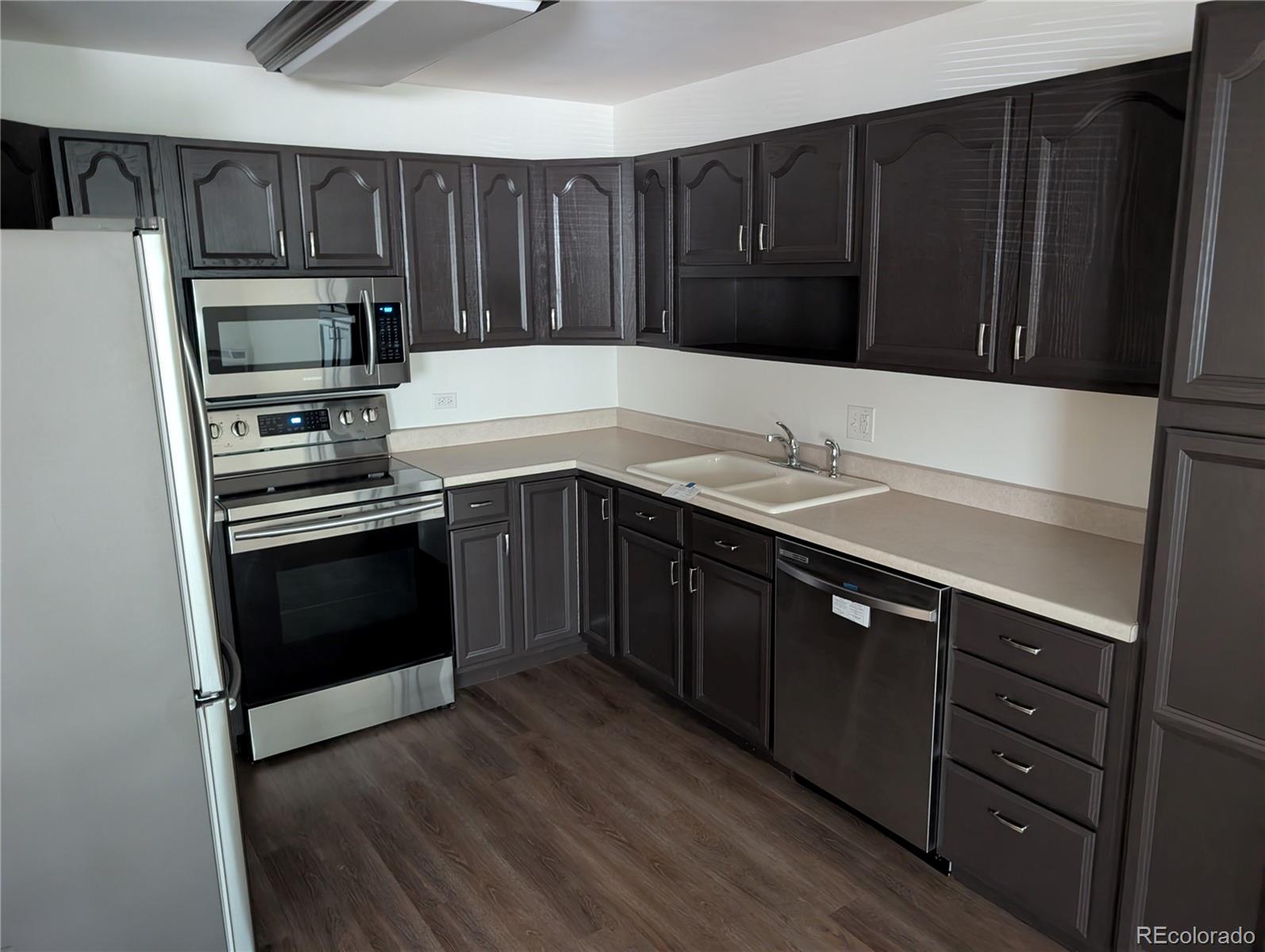 MLS Image #5 for 580 s clinton street,denver, Colorado