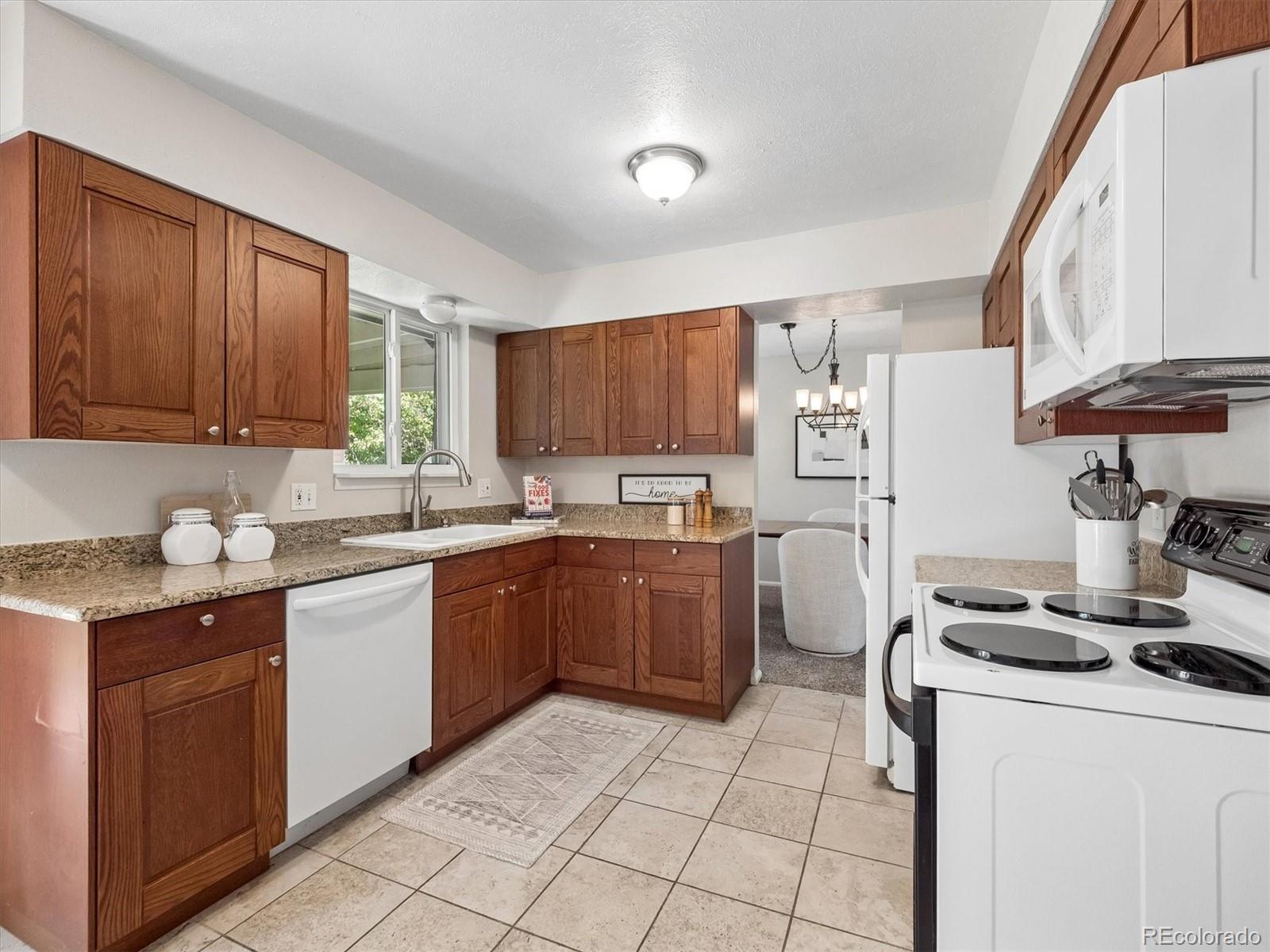 MLS Image #7 for 8882 w arbor avenue,littleton, Colorado