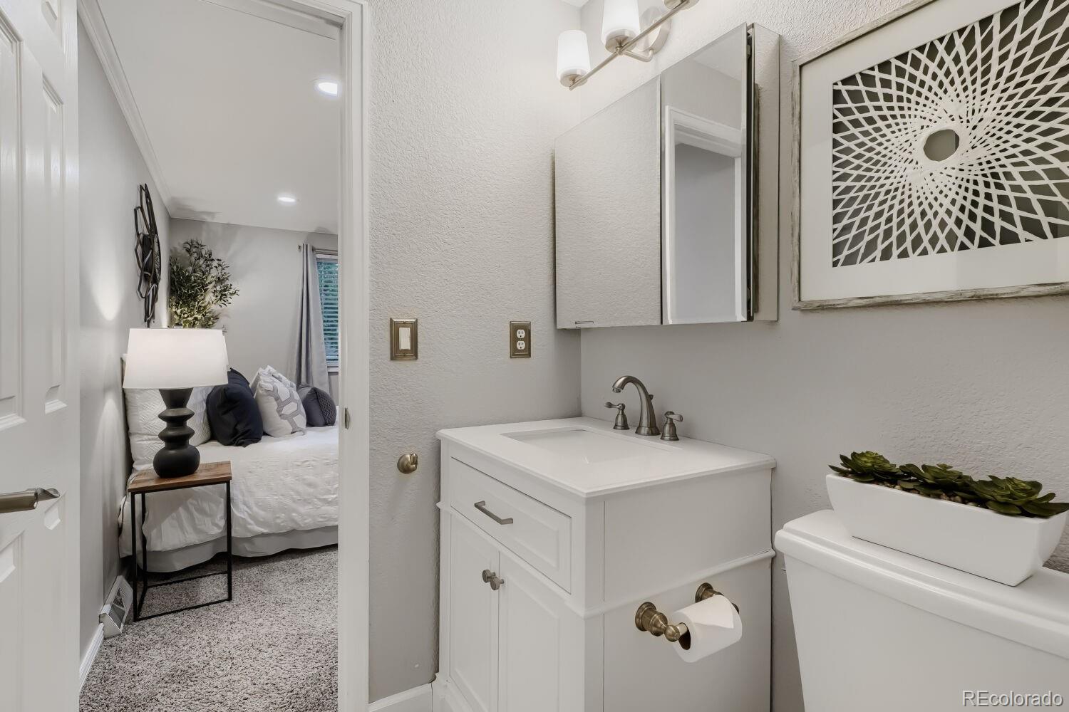 MLS Image #16 for 3047 s alton court,denver, Colorado