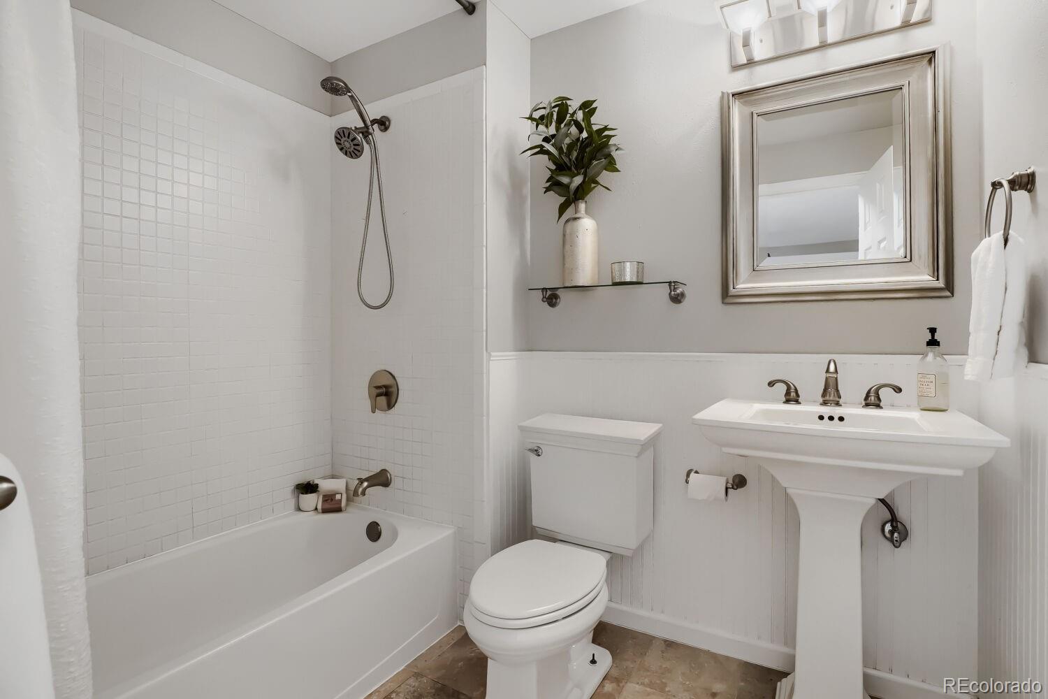 MLS Image #19 for 3047 s alton court,denver, Colorado