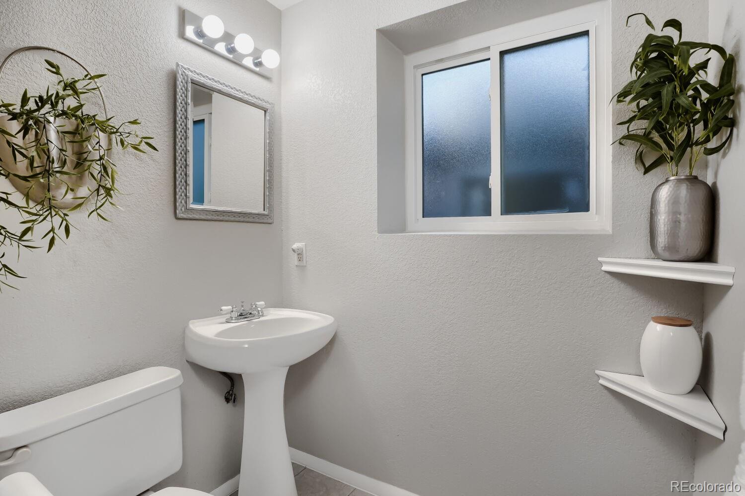 MLS Image #22 for 3047 s alton court,denver, Colorado