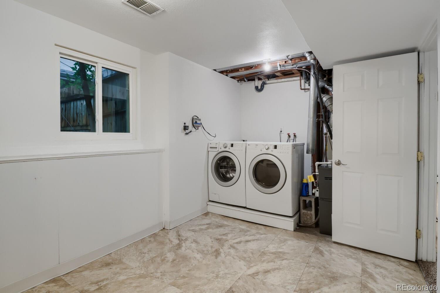 MLS Image #23 for 3047 s alton court,denver, Colorado
