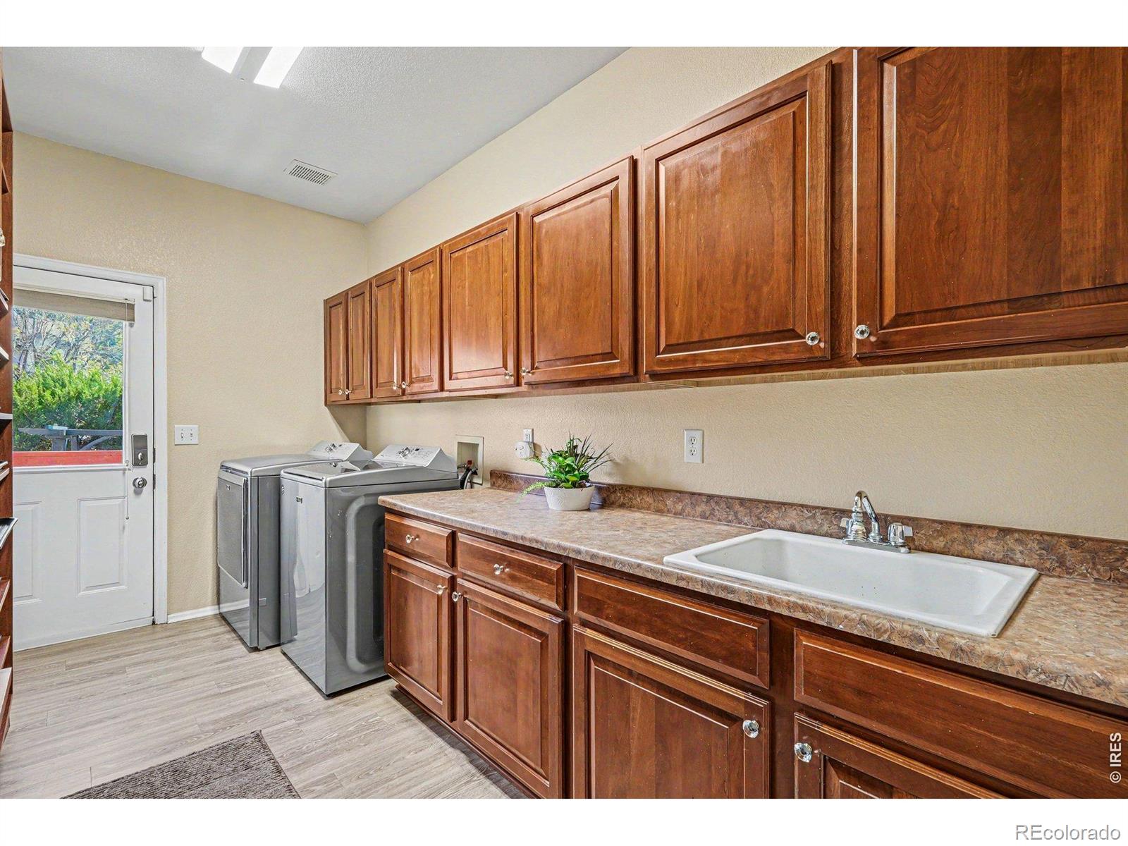 MLS Image #23 for 9690 s dover way,littleton, Colorado