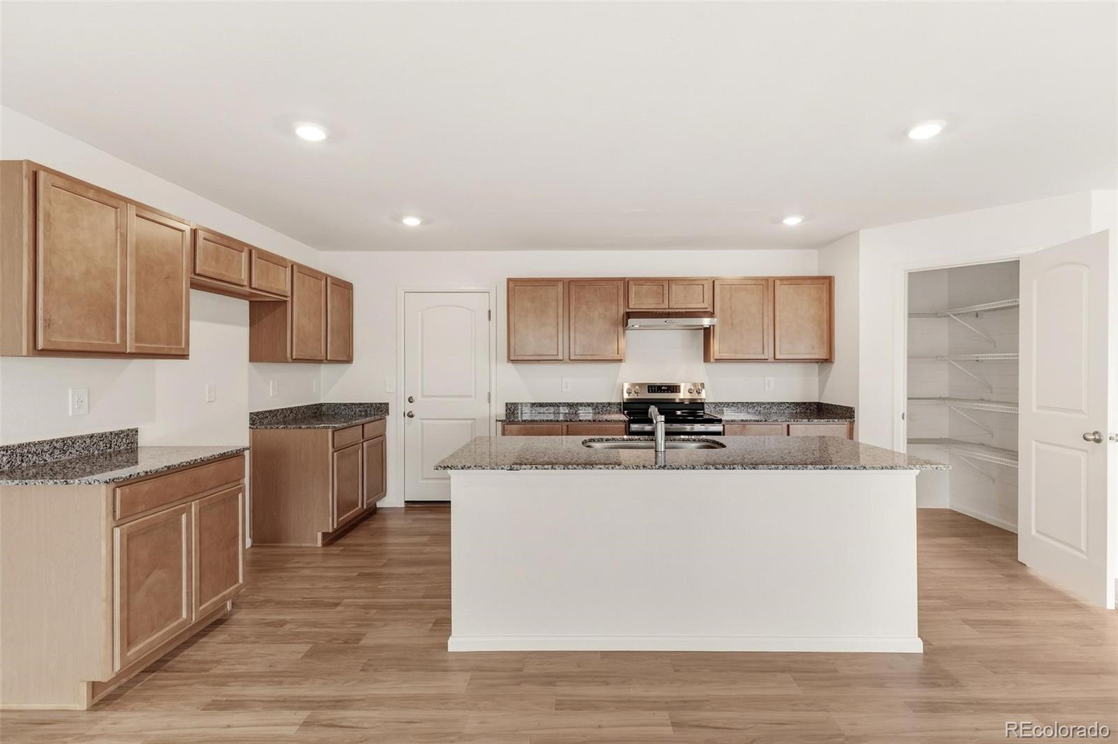 MLS Image #13 for 47358  bluebell avenue,bennett, Colorado