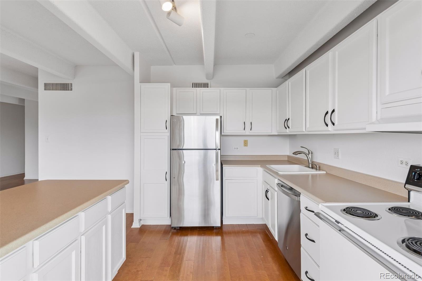 MLS Image #10 for 1441 n humboldt street,denver, Colorado