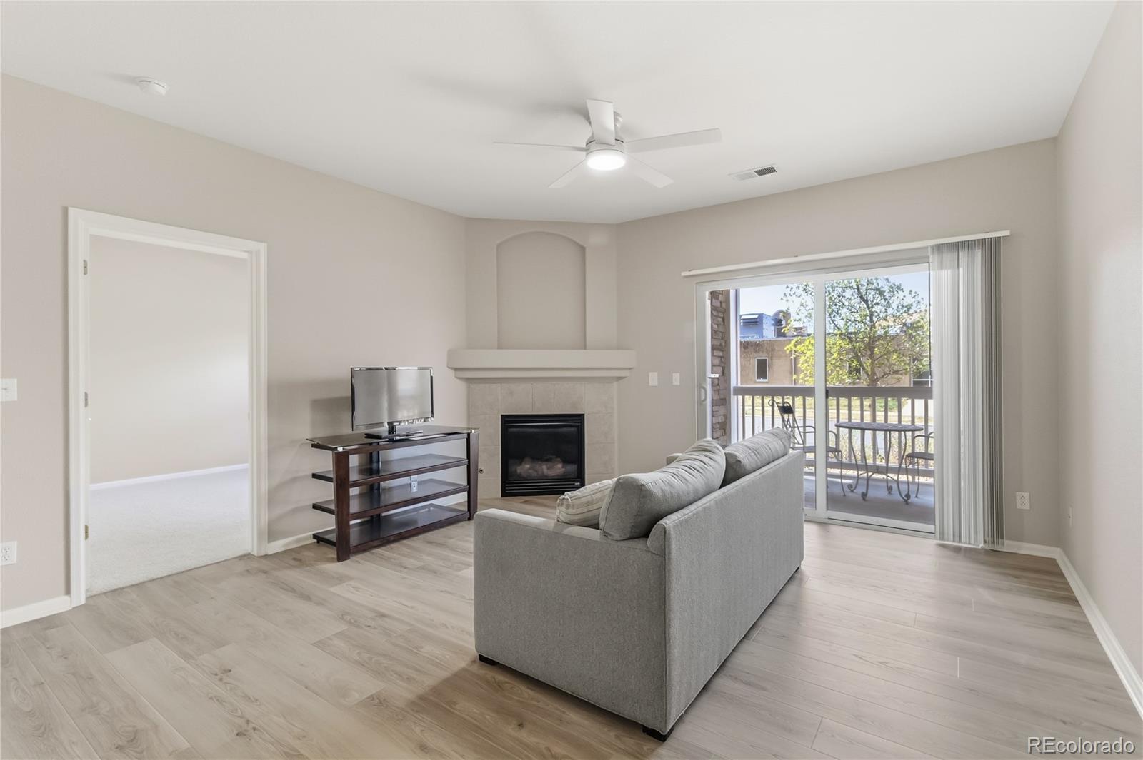 MLS Image #3 for 8200 e 8th avenue 6101,denver, Colorado