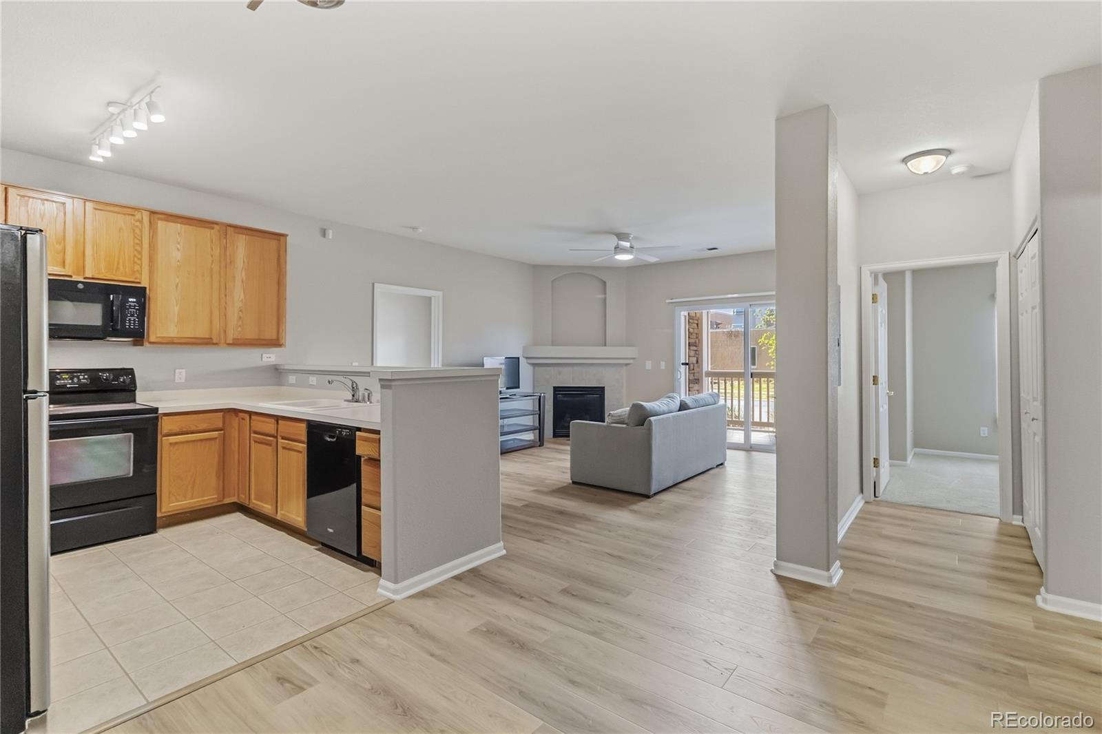 MLS Image #4 for 8200 e 8th avenue 6101,denver, Colorado