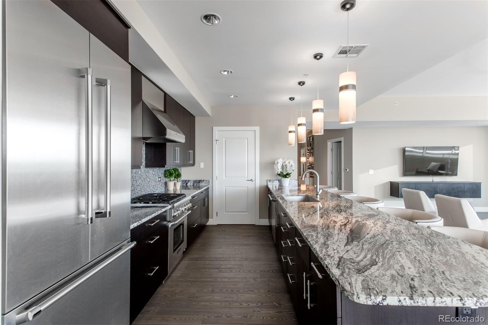 MLS Image #15 for 2001  lincoln street,denver, Colorado