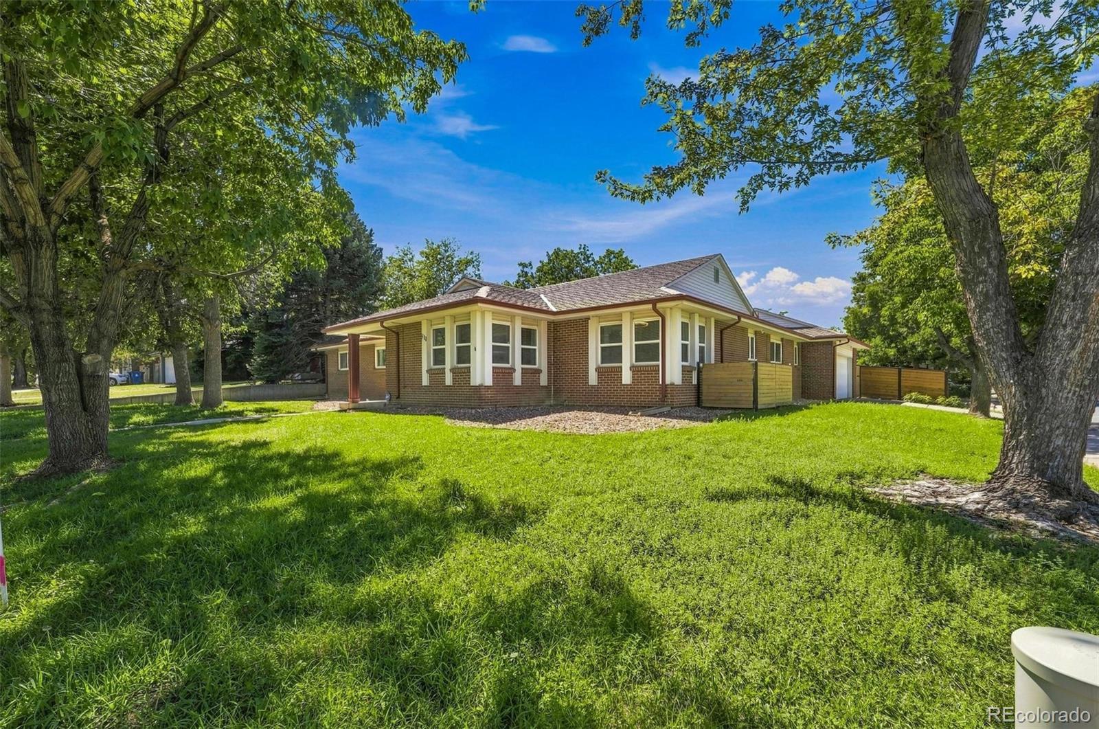 MLS Image #1 for 205 s tucson circle,aurora, Colorado