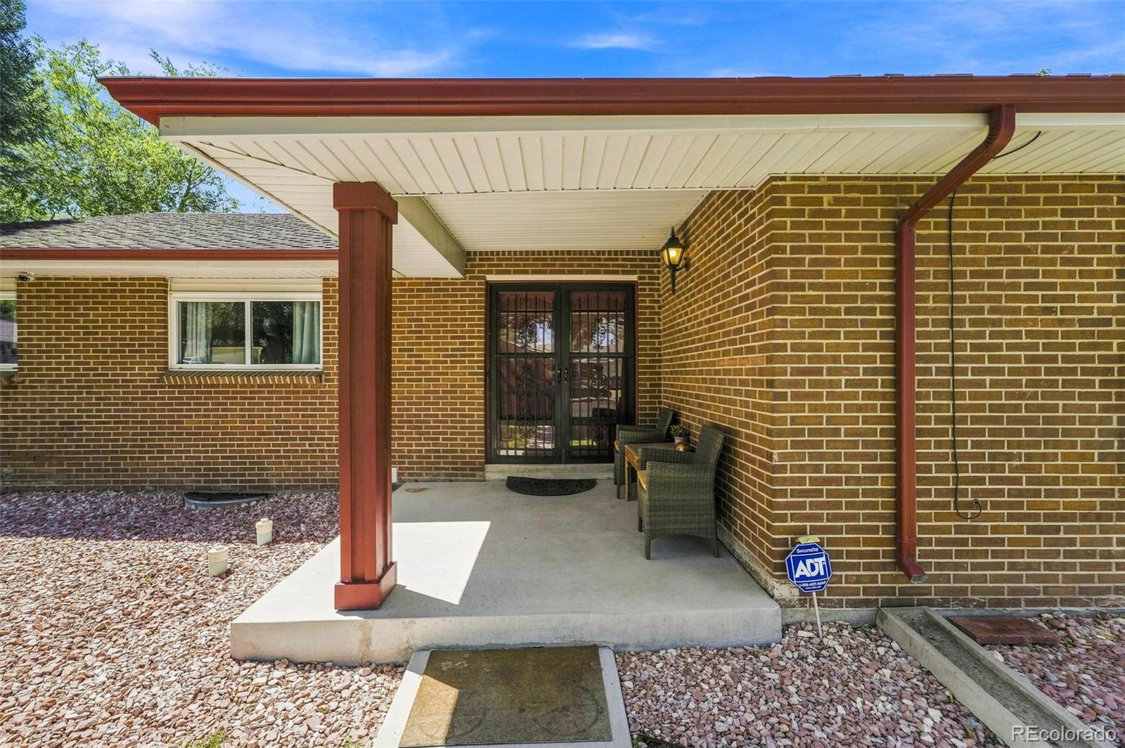 MLS Image #3 for 205 s tucson circle,aurora, Colorado