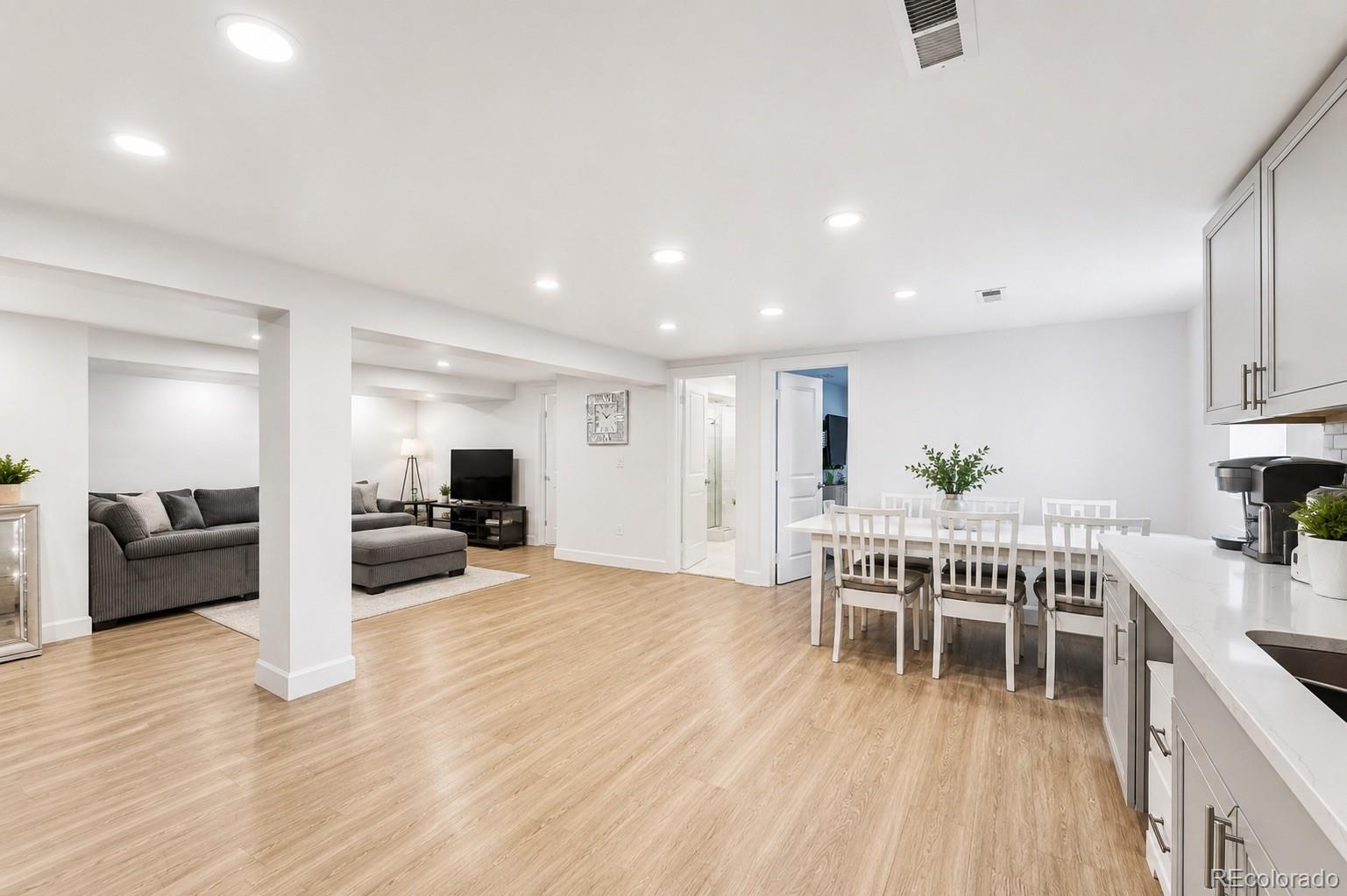 MLS Image #33 for 205 s tucson circle,aurora, Colorado