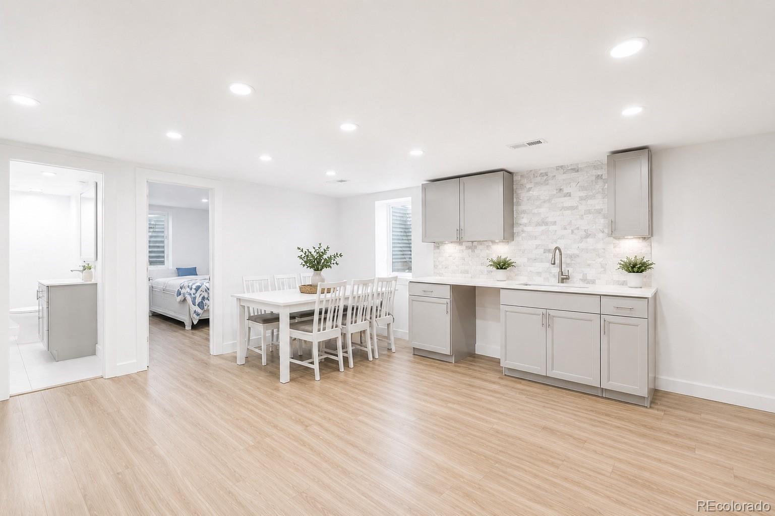 MLS Image #35 for 205 s tucson circle,aurora, Colorado