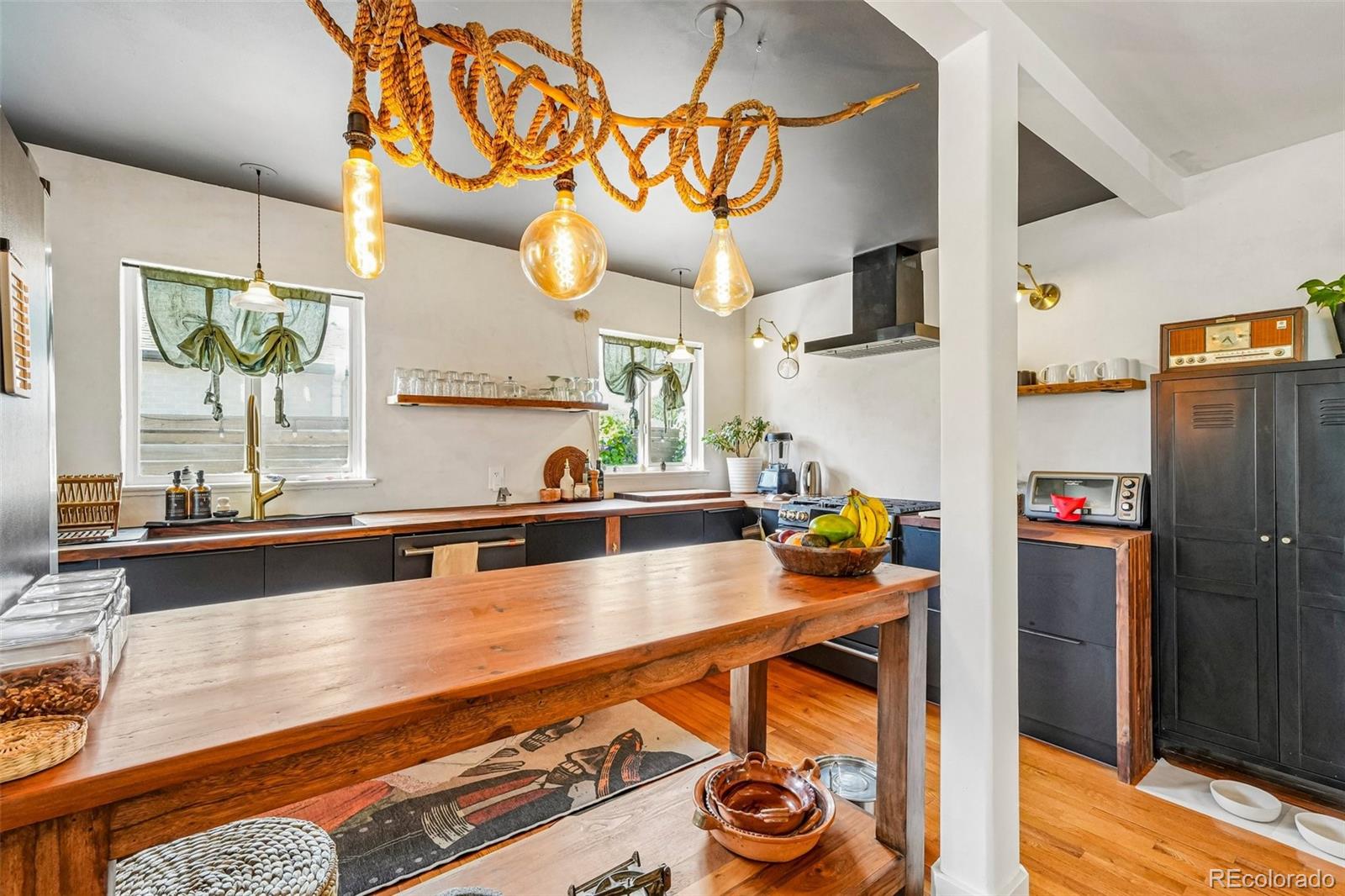 MLS Image #15 for 2323  oneida street,denver, Colorado
