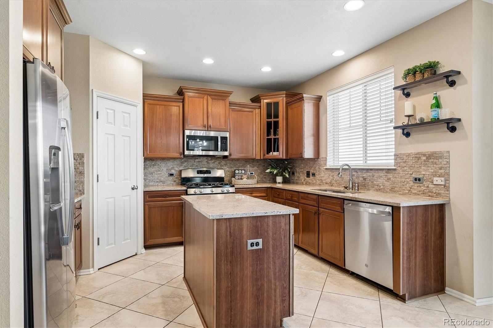 MLS Image #3 for 10242  greenfield circle,parker, Colorado