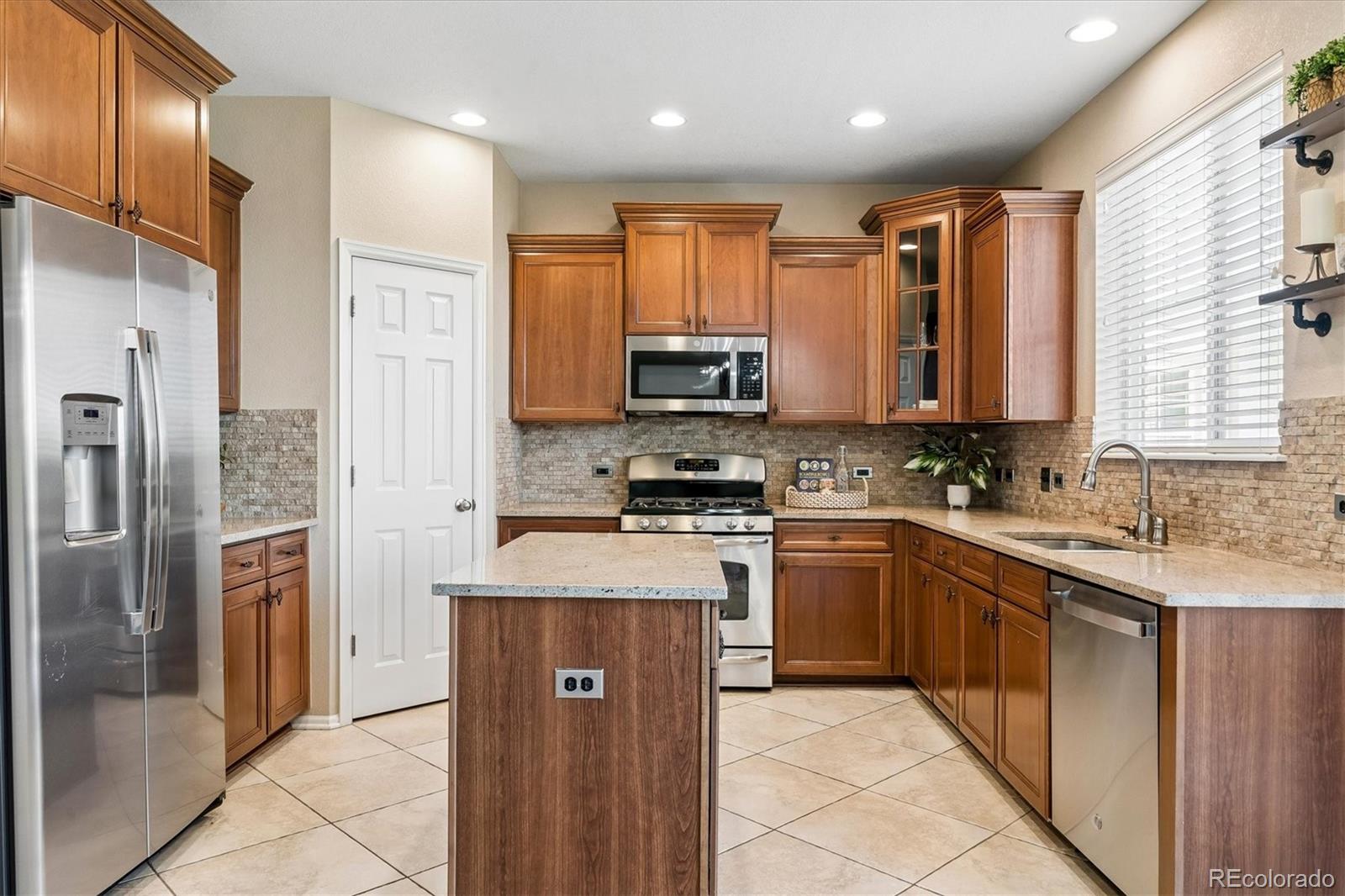 MLS Image #4 for 10242  greenfield circle,parker, Colorado
