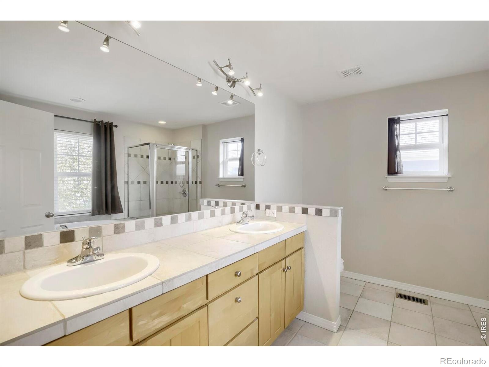MLS Image #14 for 305  river view court,longmont, Colorado