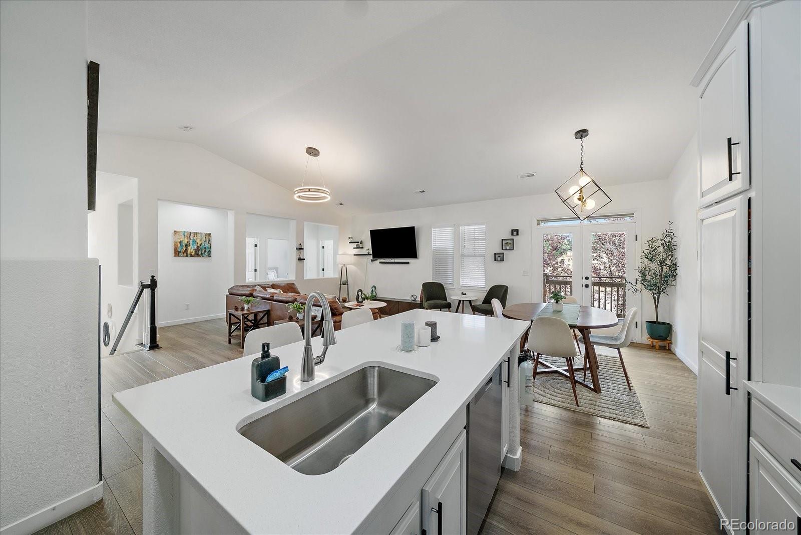 MLS Image #11 for 23043 e ontario drive,aurora, Colorado