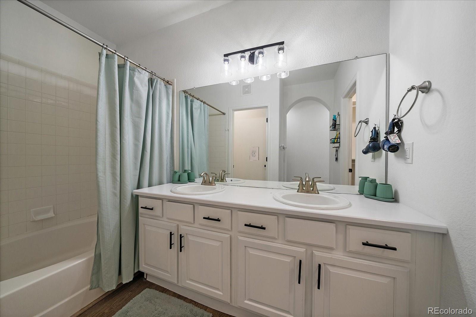 MLS Image #16 for 23043 e ontario drive,aurora, Colorado