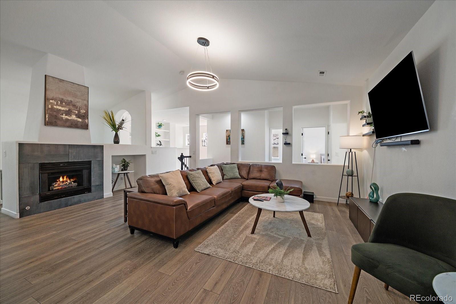 MLS Image #2 for 23043 e ontario drive,aurora, Colorado