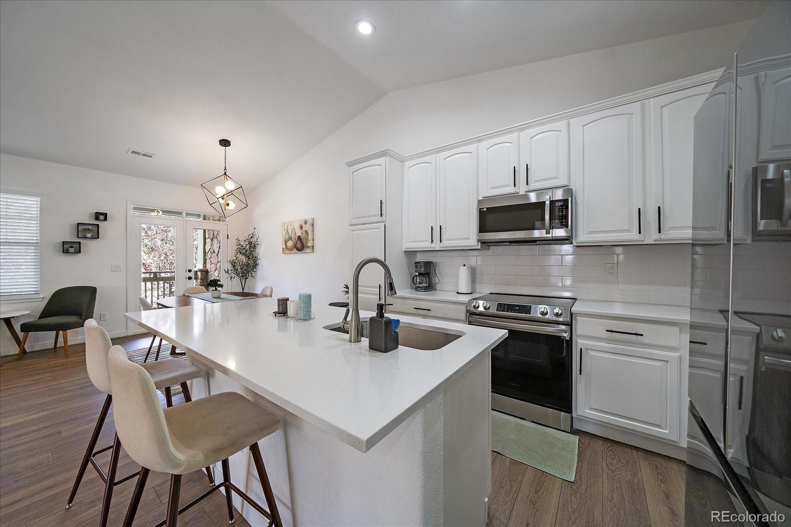 MLS Image #9 for 23043 e ontario drive,aurora, Colorado