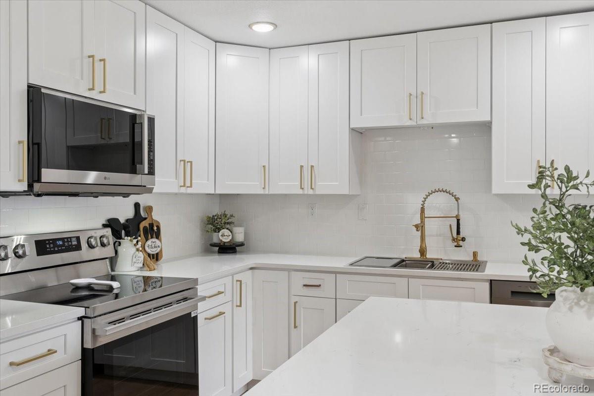 MLS Image #6 for 13584 e 7th avenue,aurora, Colorado