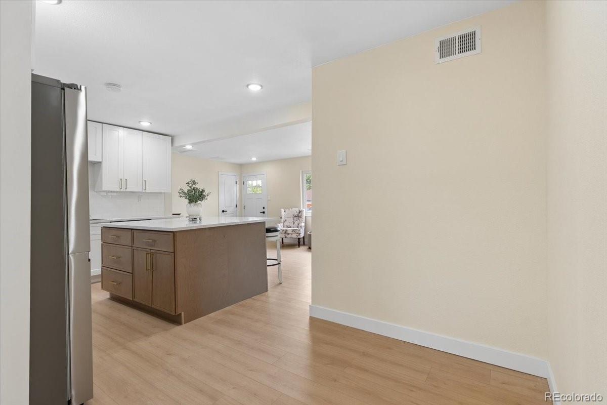MLS Image #9 for 13584 e 7th avenue,aurora, Colorado