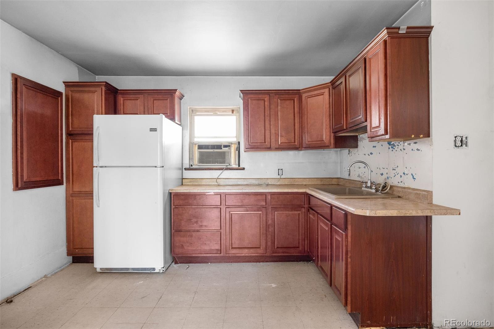 MLS Image #10 for 2425 w college avenue,denver, Colorado