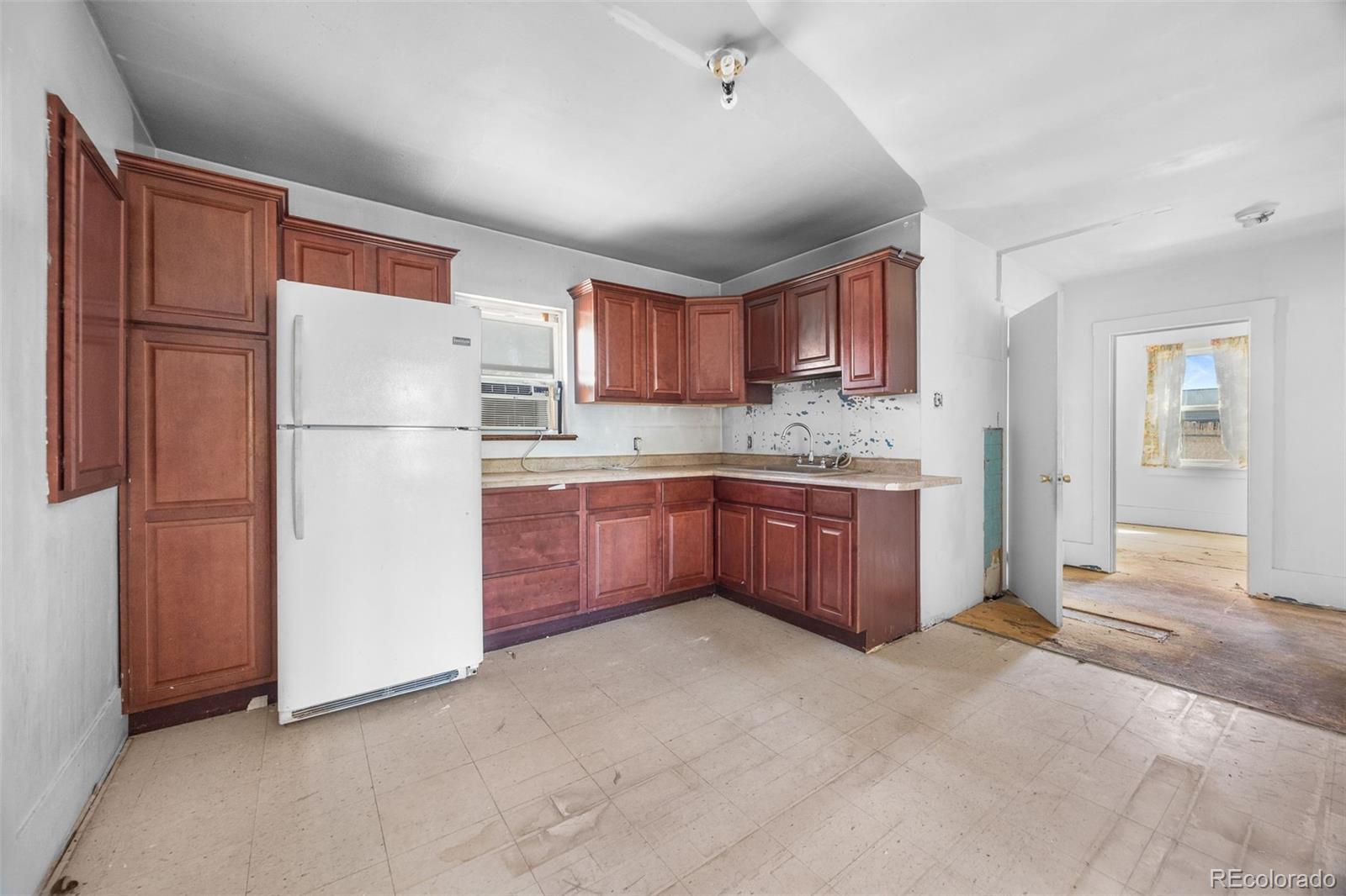 MLS Image #11 for 2425 w college avenue,denver, Colorado