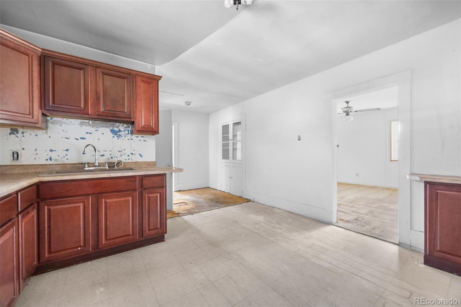 MLS Image #12 for 2425 w college avenue,denver, Colorado