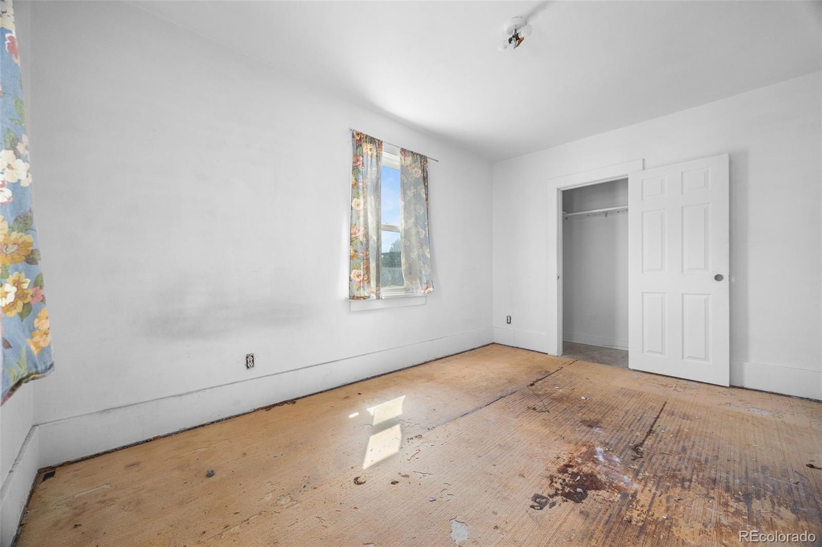 MLS Image #15 for 2425 w college avenue,denver, Colorado