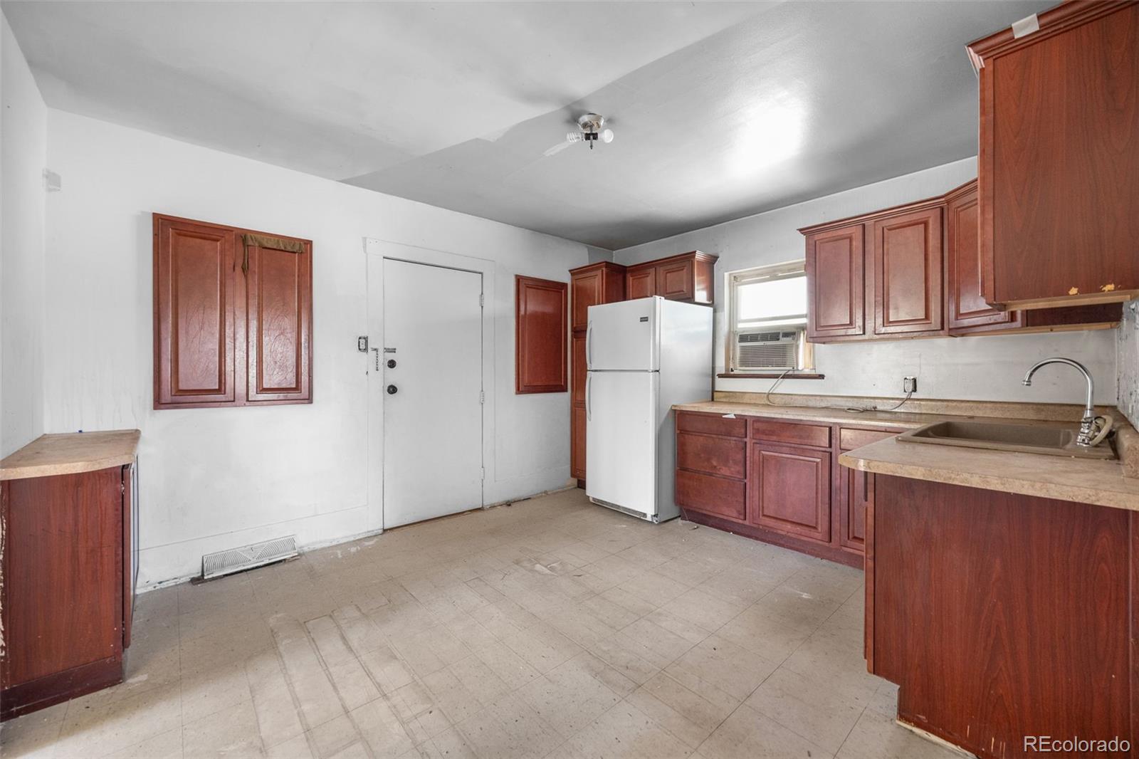 MLS Image #9 for 2425 w college avenue,denver, Colorado