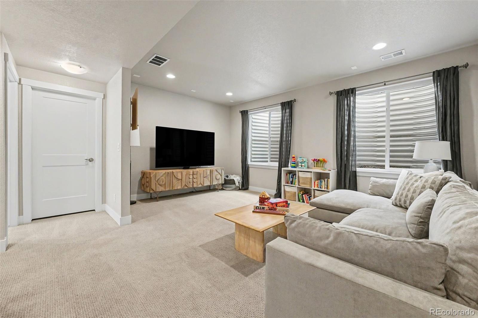 MLS Image #28 for 5997  geneva street,denver, Colorado