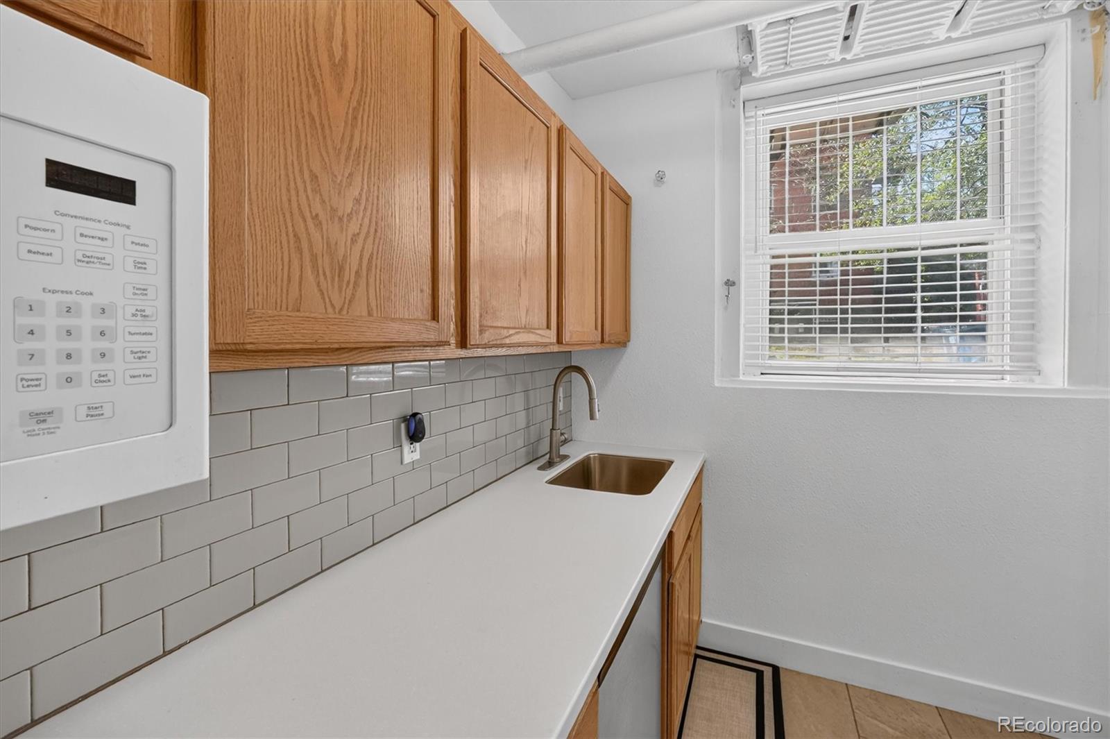 MLS Image #10 for 1376 n pearl street,denver, Colorado