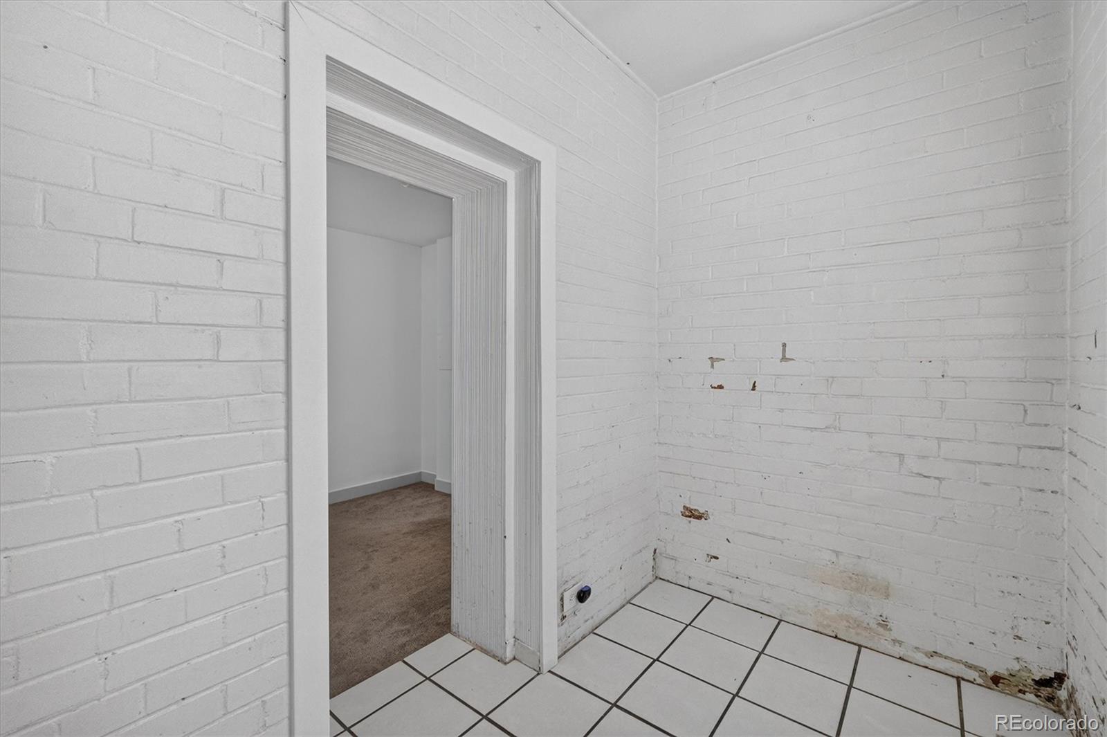MLS Image #15 for 1376 n pearl street,denver, Colorado