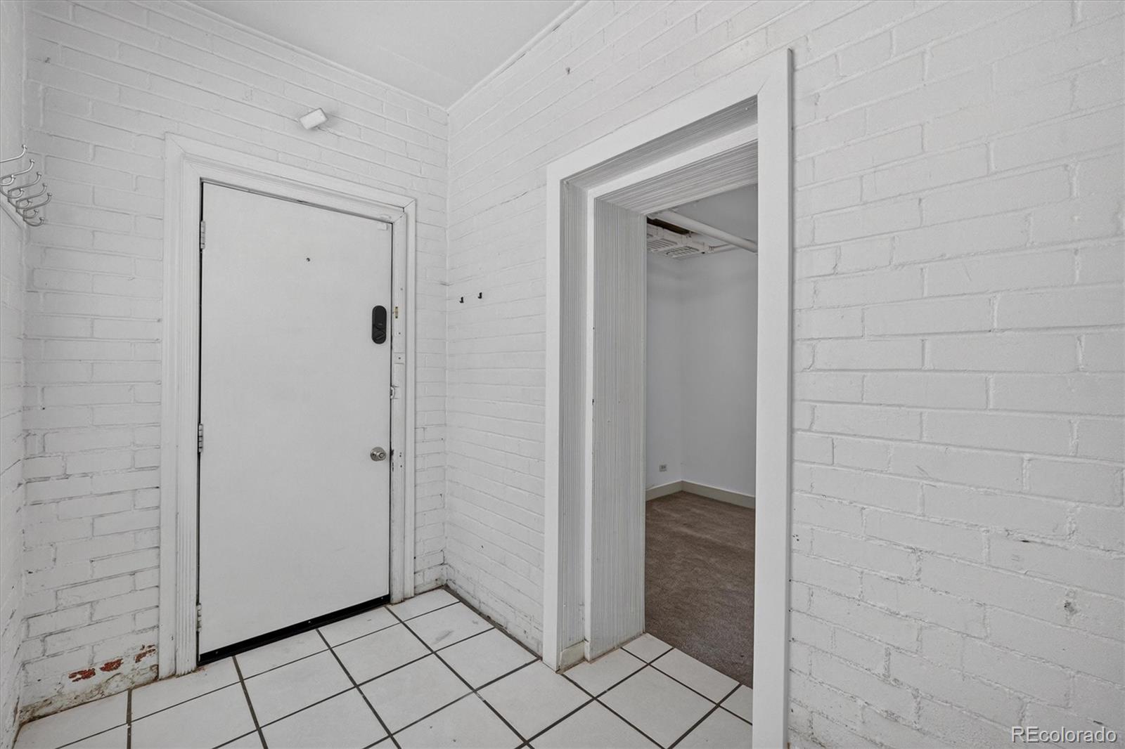MLS Image #6 for 1376 n pearl street,denver, Colorado