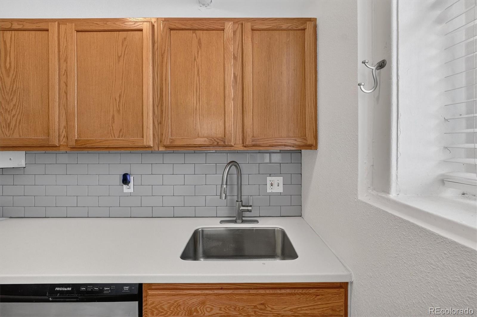 MLS Image #9 for 1376 n pearl street,denver, Colorado