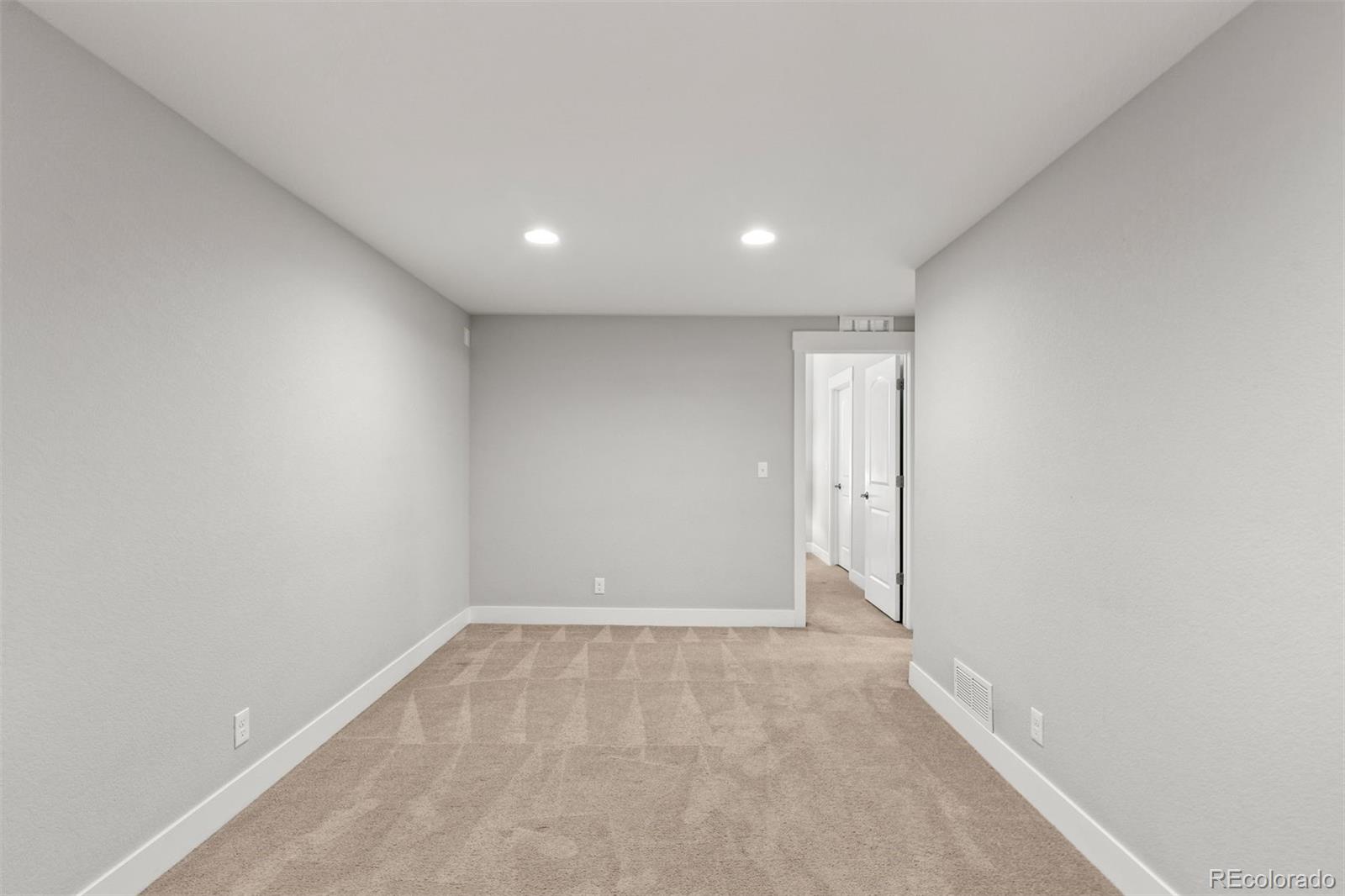 MLS Image #38 for 5961  boston street,denver, Colorado