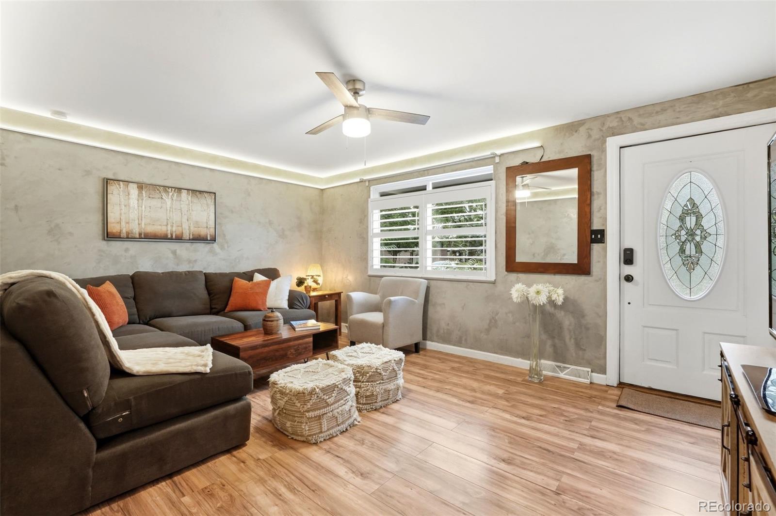 MLS Image #3 for 902 s ironton street,aurora, Colorado