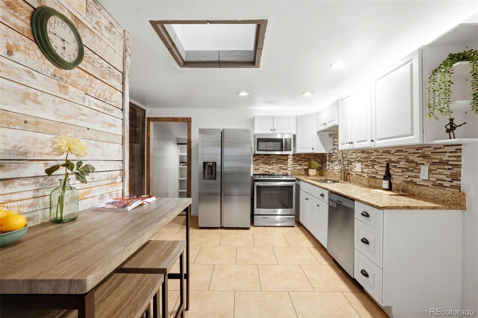 MLS Image #4 for 902 s ironton street,aurora, Colorado