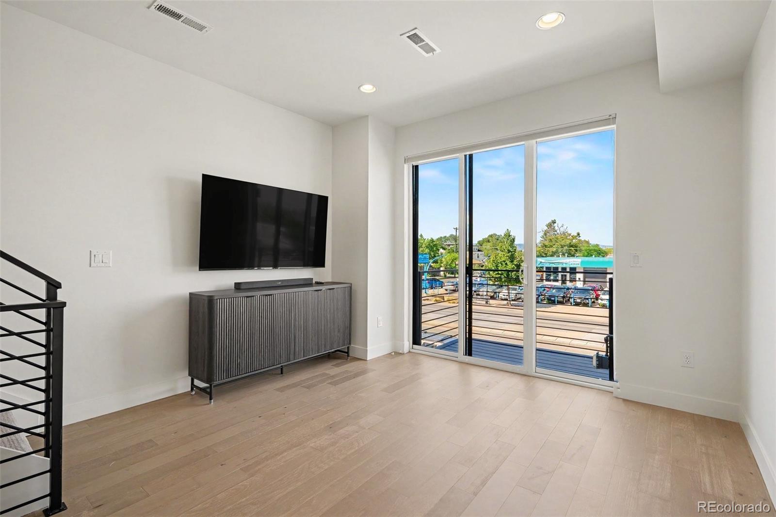 MLS Image #10 for 2578 s broadway avenue ,denver, Colorado