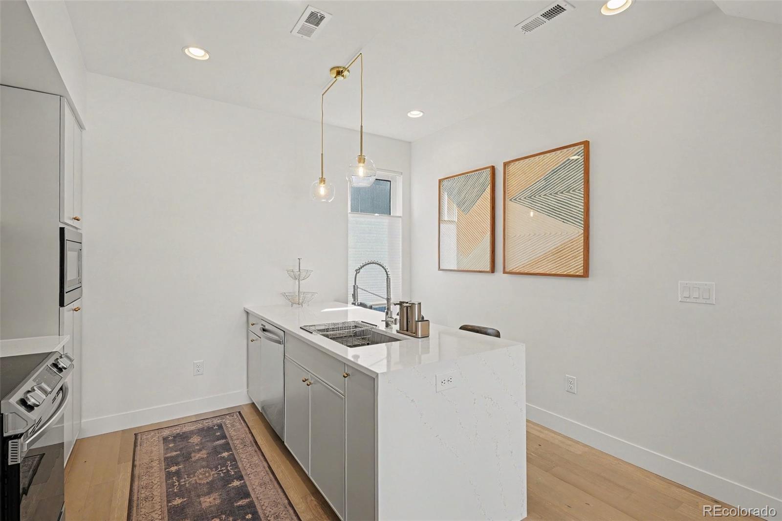 MLS Image #6 for 2578 s broadway avenue ,denver, Colorado