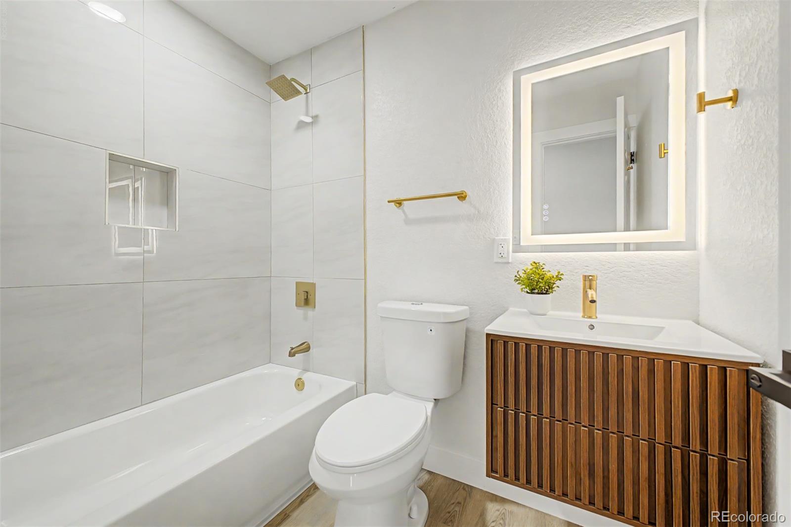 MLS Image #17 for 1242 s seneca way,denver, Colorado