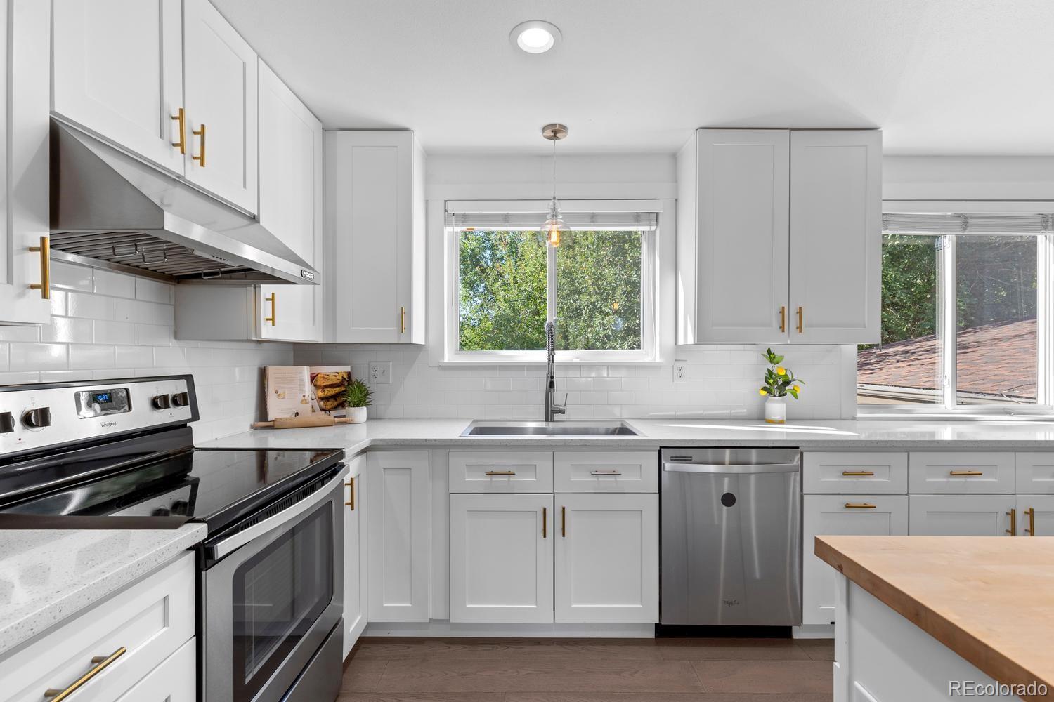 MLS Image #12 for 12438 w 70th place,arvada, Colorado